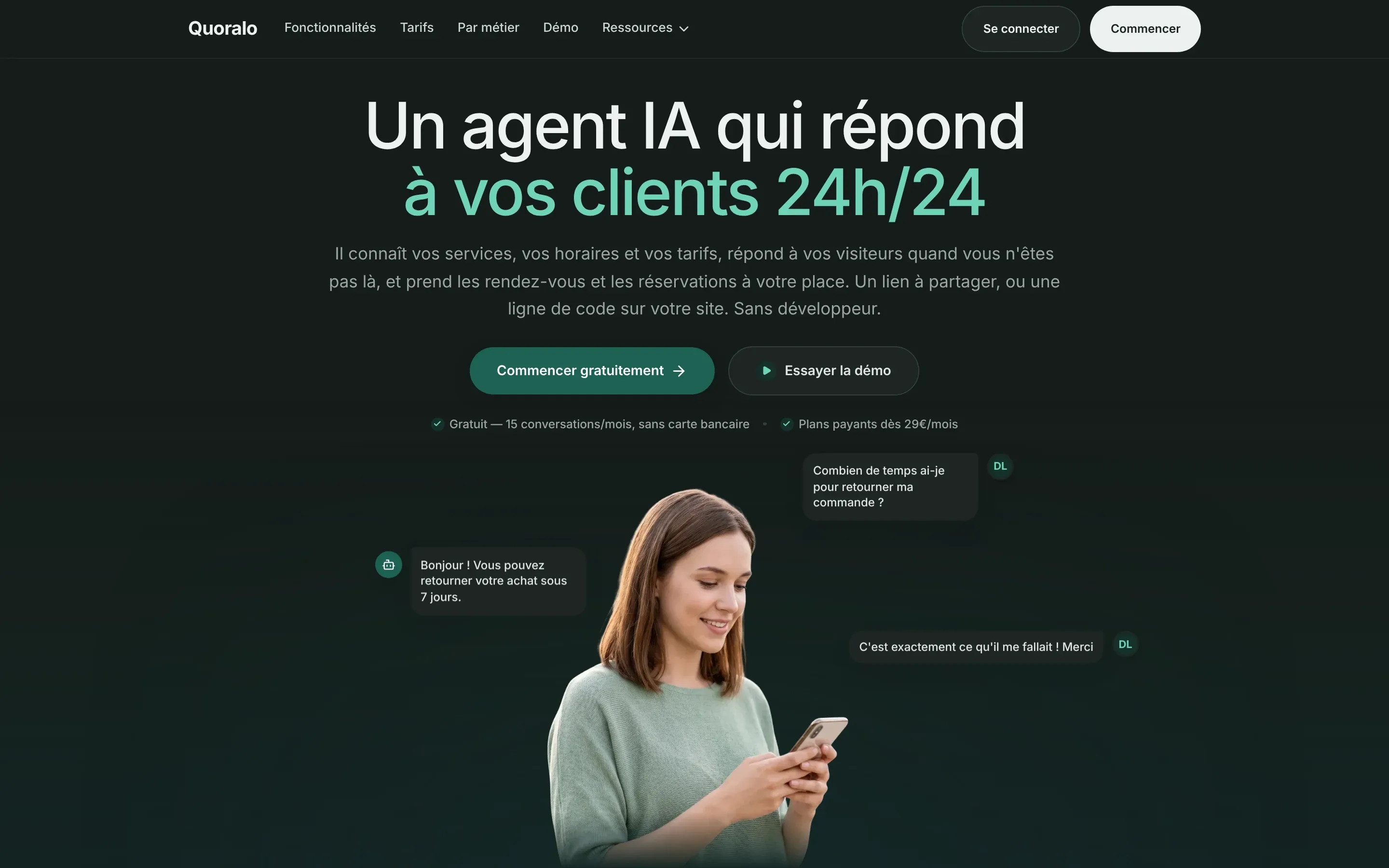 La même page d’accueil en mode sombre : fond vert très foncé, titre clair, accent vert d’eau